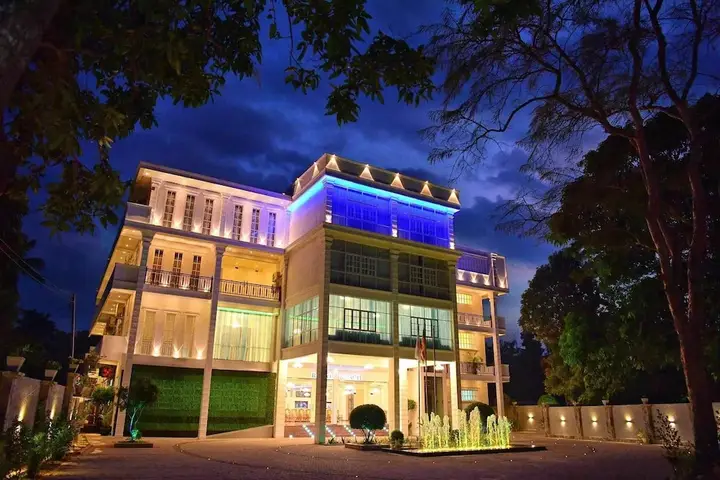 Royal Reach Family Resort — фото 1