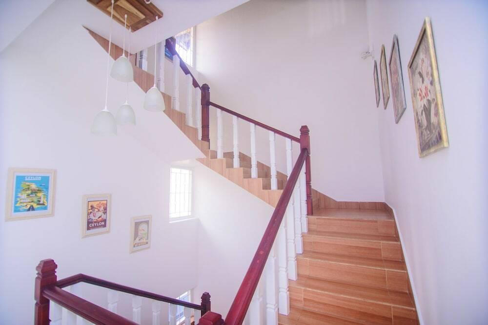 Гора Lavinia: White House Mount Lavinia