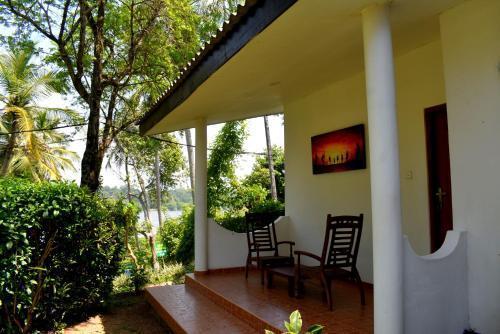 Панадура: Aqua Pearl Lake Resort