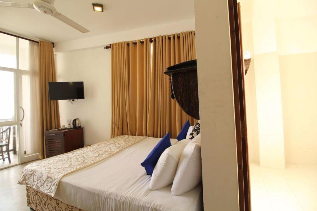 Унаватуна: Отель Rock Fort Hotel