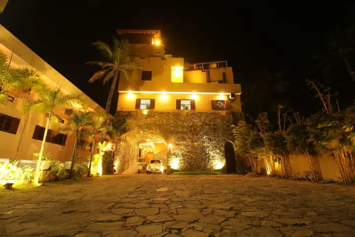 Унаватуна: Отель Rock Fort Hotel