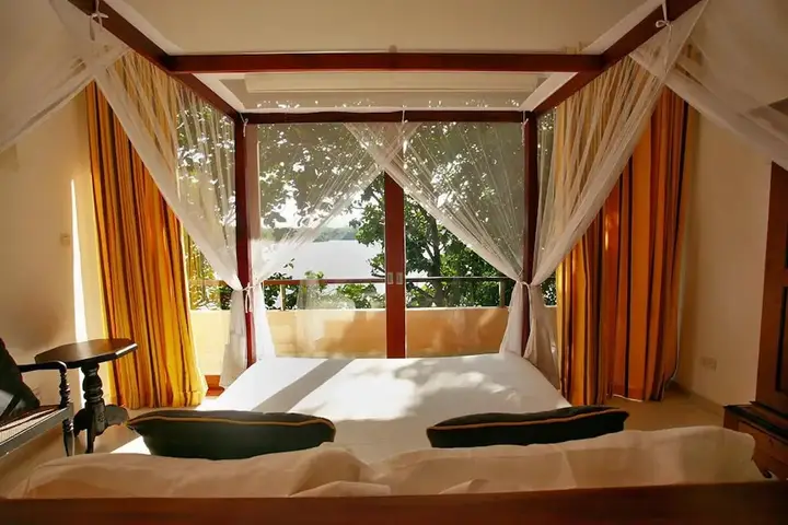 Elevated Villa Overlooking Tranquil Koggala Lake — фото 1