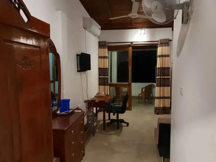 Коломбо: Trellis Apartment