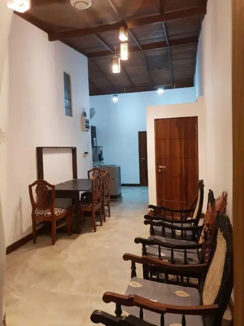 Коломбо: Trellis Apartment