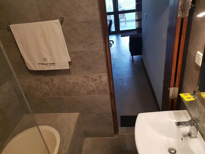 Коломбо: Trellis Apartment