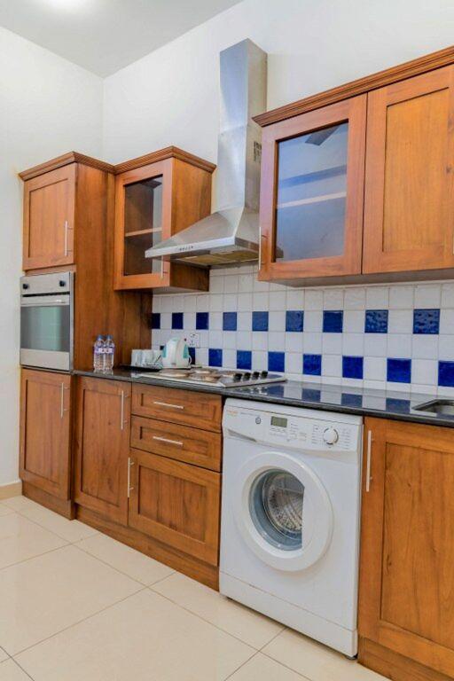 Коломбо: Global Towers Hotel & Suites