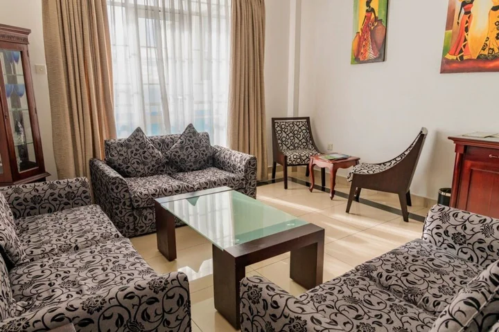 Коломбо: Global Towers Hotel & Suites