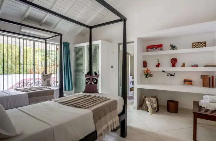 Beautifully Renovated Family Village House Within Walking Distance To The Beach — фото 5