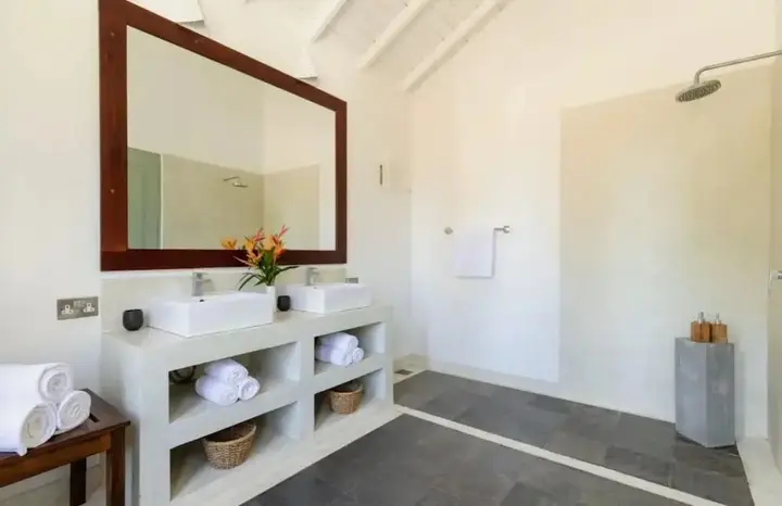 Ахангама: Beautifully Renovated Family Village House Within Walking Distance To The Beach