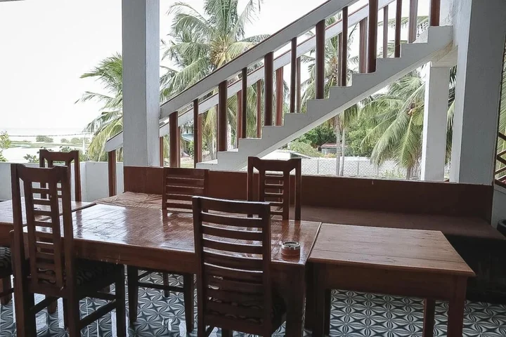Аругам-Бэй: Sunset view beach hotel