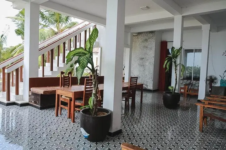 Аругам-Бэй: Sunset view beach hotel