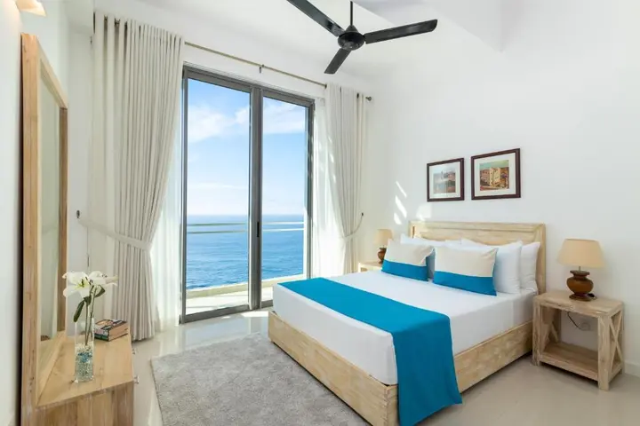 Галле: Oceanfront Condominiums Galle