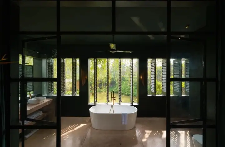 Унаватуна: Cool and Contemporary Hilltop Villa With Ocean Views