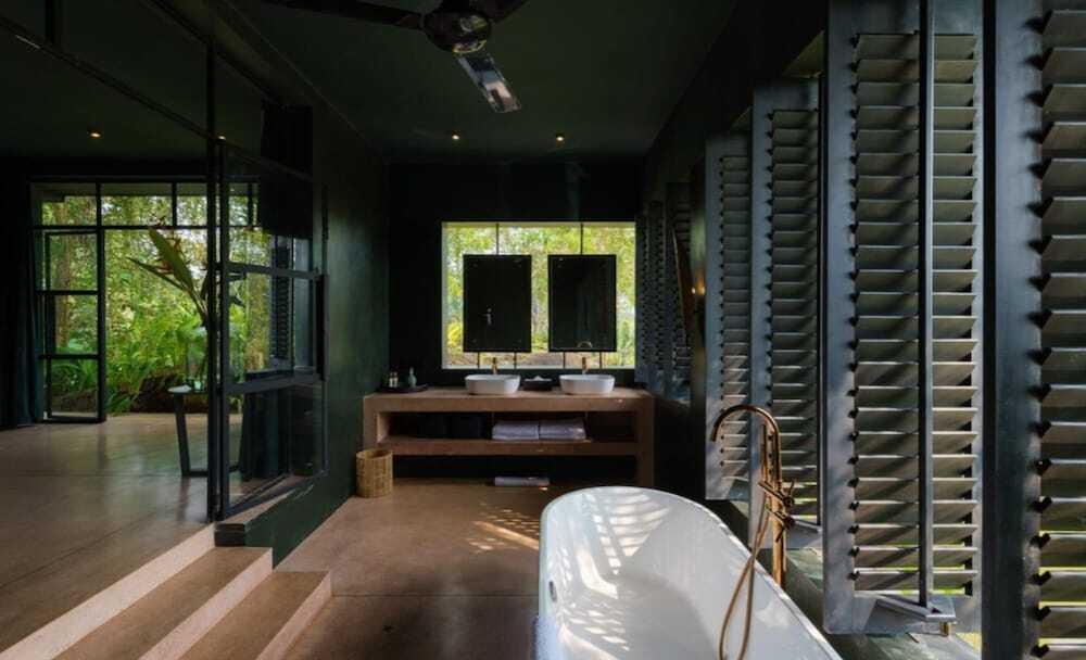 Унаватуна: Cool and Contemporary Hilltop Villa With Ocean Views
