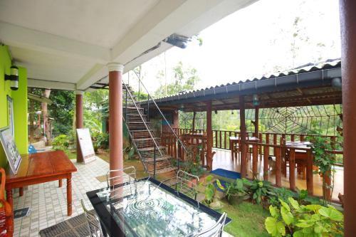 Элла: Yoho Tea Forest Lodge