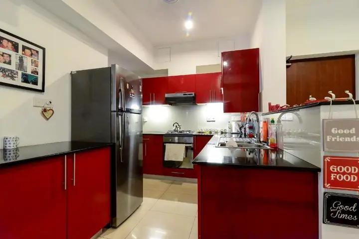 Коломбо: On 320 Apartment