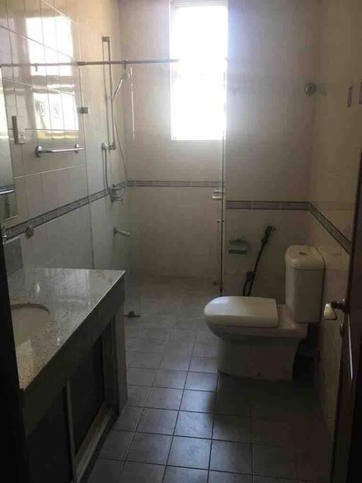 Коломбо: 3 Bedroom Rental With Pool And Gym