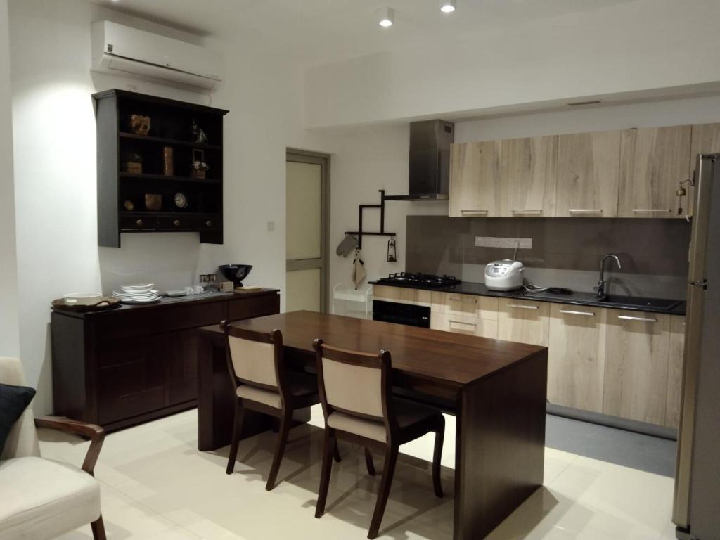 Гора Lavinia: Aster residencies - 2 Bedroom Condo in the heart of Colombo
