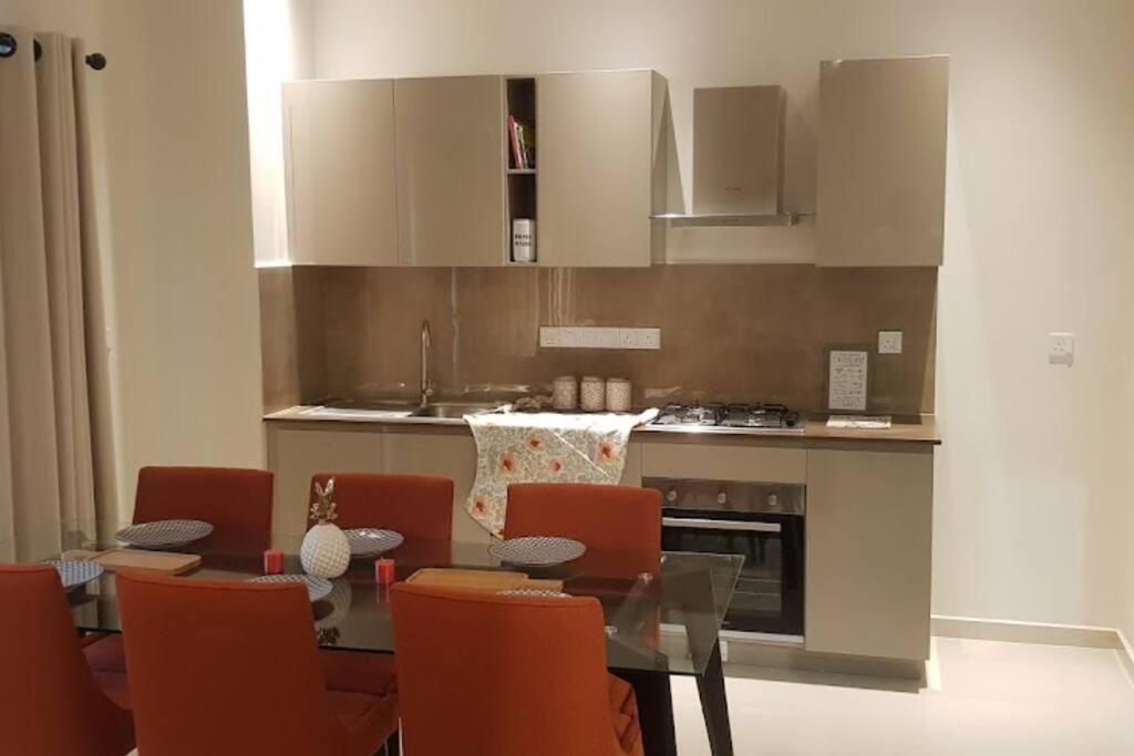 Коломбо: Lovely 3 bedroom fully furnished apartment - Aurum residencies