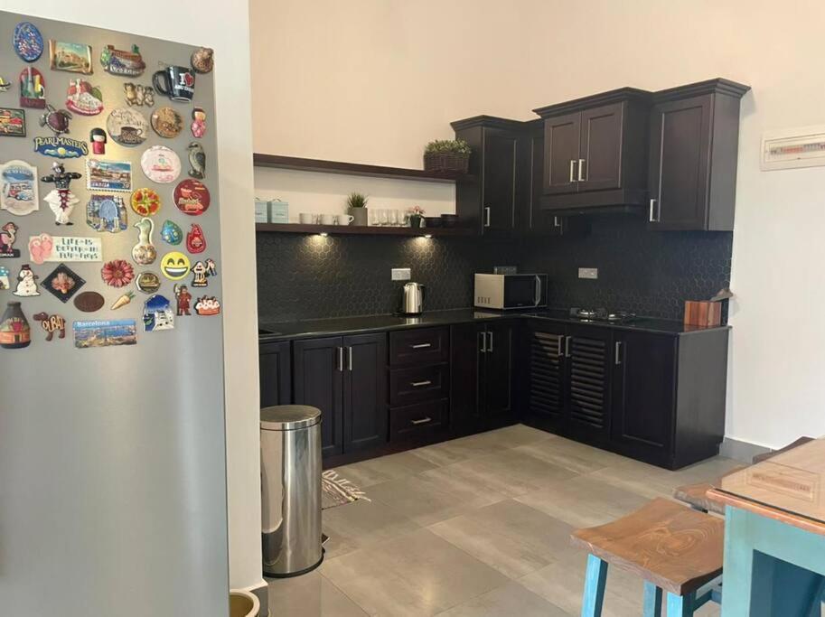 Панадура: Lovely 2-bedroom holiday home with free parking.