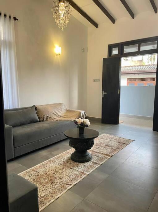 Панадура: Lovely 2-bedroom holiday home with free parking.