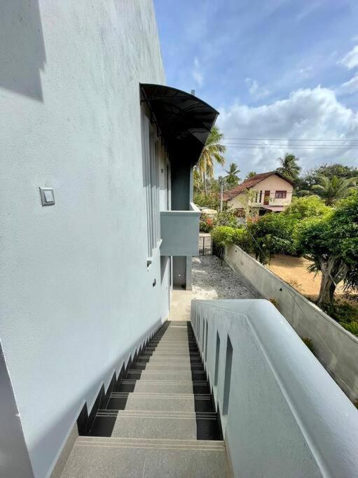 Панадура: Lovely 2-bedroom holiday home with free parking.