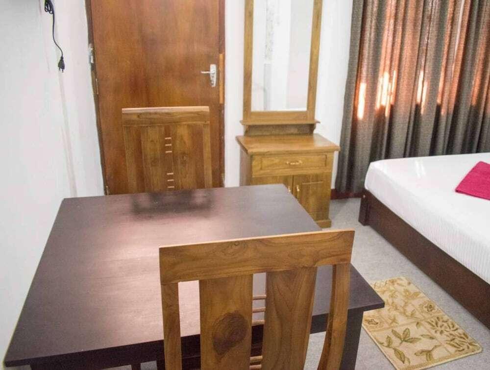 Коломбо: Yoho Solid Hotel Colombo 05