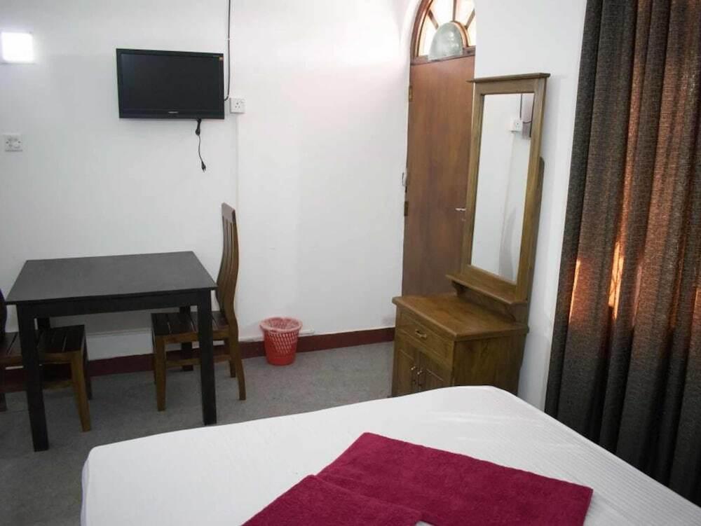 Коломбо: Yoho Solid Hotel Colombo 05