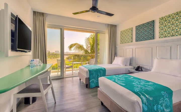 Унаватуна: Blue Beach Galle