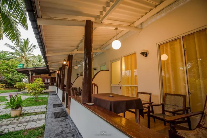 Унаватуна: sea view beach resort,unawatuna