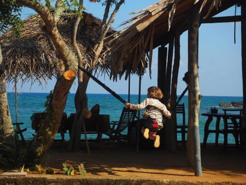 Унакурува: Arthol Beach Resort