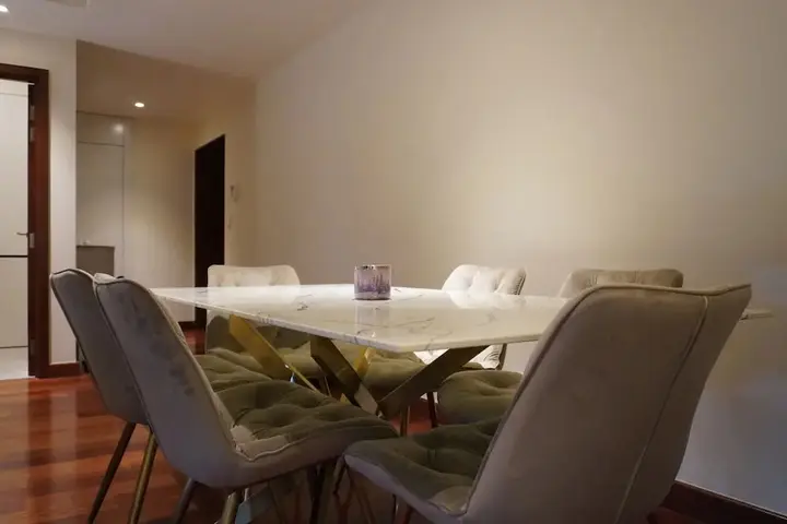 Коломбо: Opulent Comfort Suites