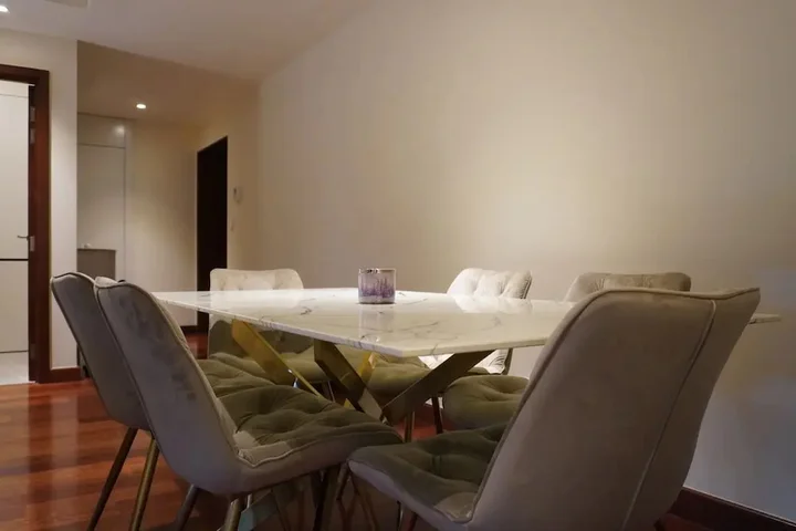 Коломбо: Opulent Comfort Suites