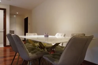 Коломбо: Opulent Comfort Suites