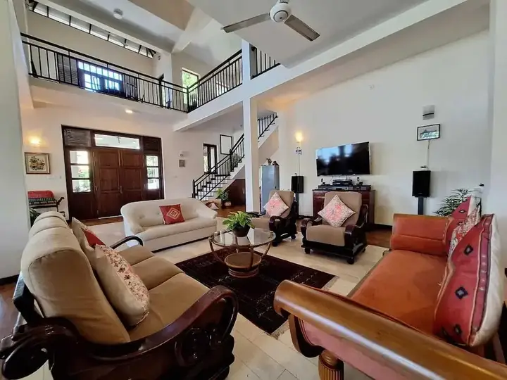 MYH - Lake Front Pvt Villa With Staff and Includes Free Breakfast of Your Choice — фото 1