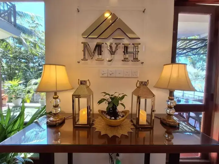 MYH - Lake Front Pvt Villa With Staff and Includes Free Breakfast of Your Choice — фото 6