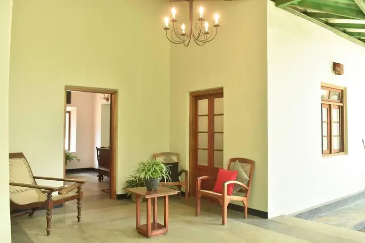 Хиккадува: Charming & Historical 3-bed Bungalow in Hikkaduwa
