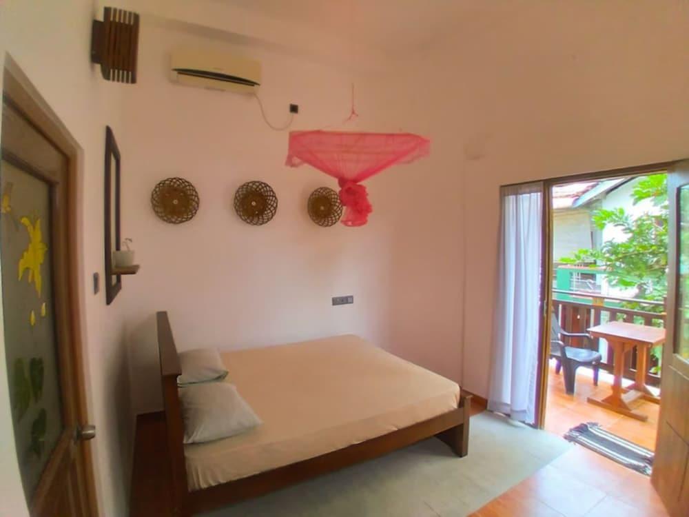 Room in Villa - Surf 247 Weligama - Deluxe Double Room With Side Sea View — фото 4