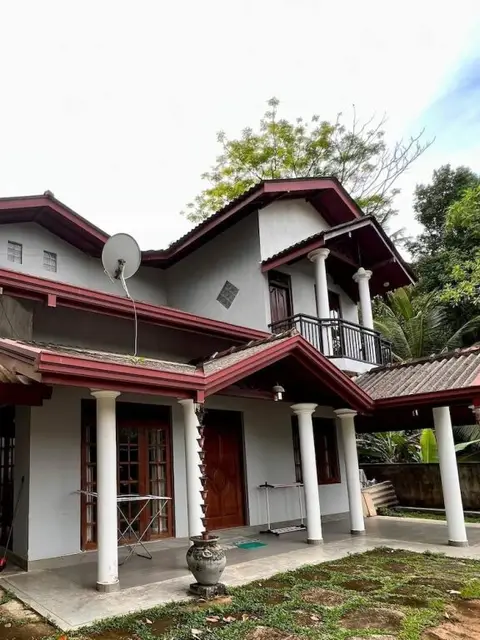 Impeccable 3-bed House in Unawatuna, Galle — фото 1