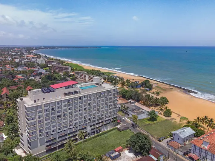 Отель Corundum Breeze Negombo — фото 1