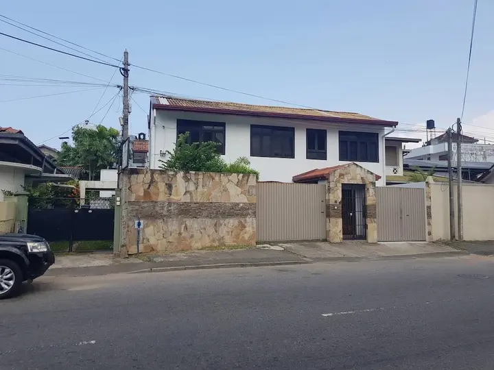 Коломбо: Myhavelock Town Studio Apt, With Own Pvt Gate Parking in Main City