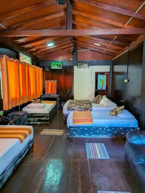 Элла: Ella Deck Resort