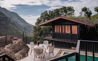Элла: Ella Deck Resort