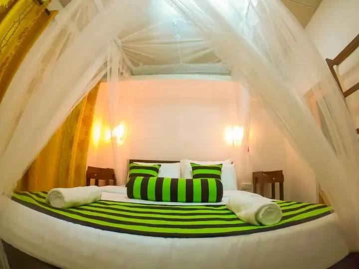 Элла: Ritz inn Ella