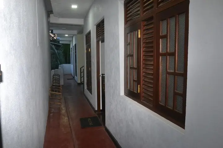 Унаватуна: The Gray Villa