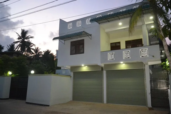 Унаватуна: The Gray Villa