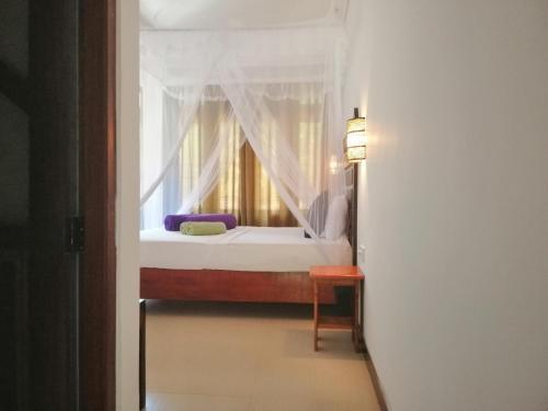Элла: Hill Breeze Inn
