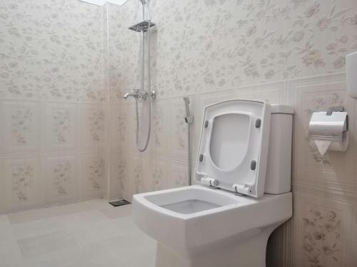 Элла: Hill Breeze Inn