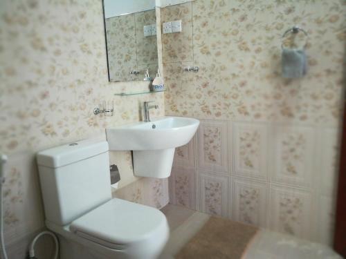 Элла: Hill Breeze Inn
