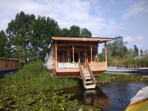 Шринагар: House Boat Omar Khayam